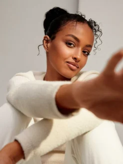 Jet Black Clip-In Bun -Hair Extensions Shop Luxy Hair Extensions Clip In Buns Jet Black 5