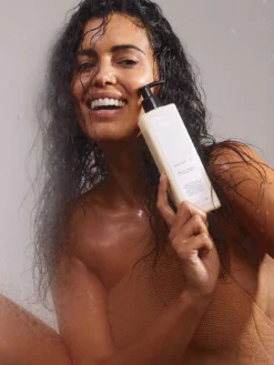 Luxy High-Gloss Smoothing Conditioner 11 Luxy High-Gloss Smoothing Conditioner -Hair Extensions Shop Luxy Hair Extensions High Gloss Smoothing Conditioner 7