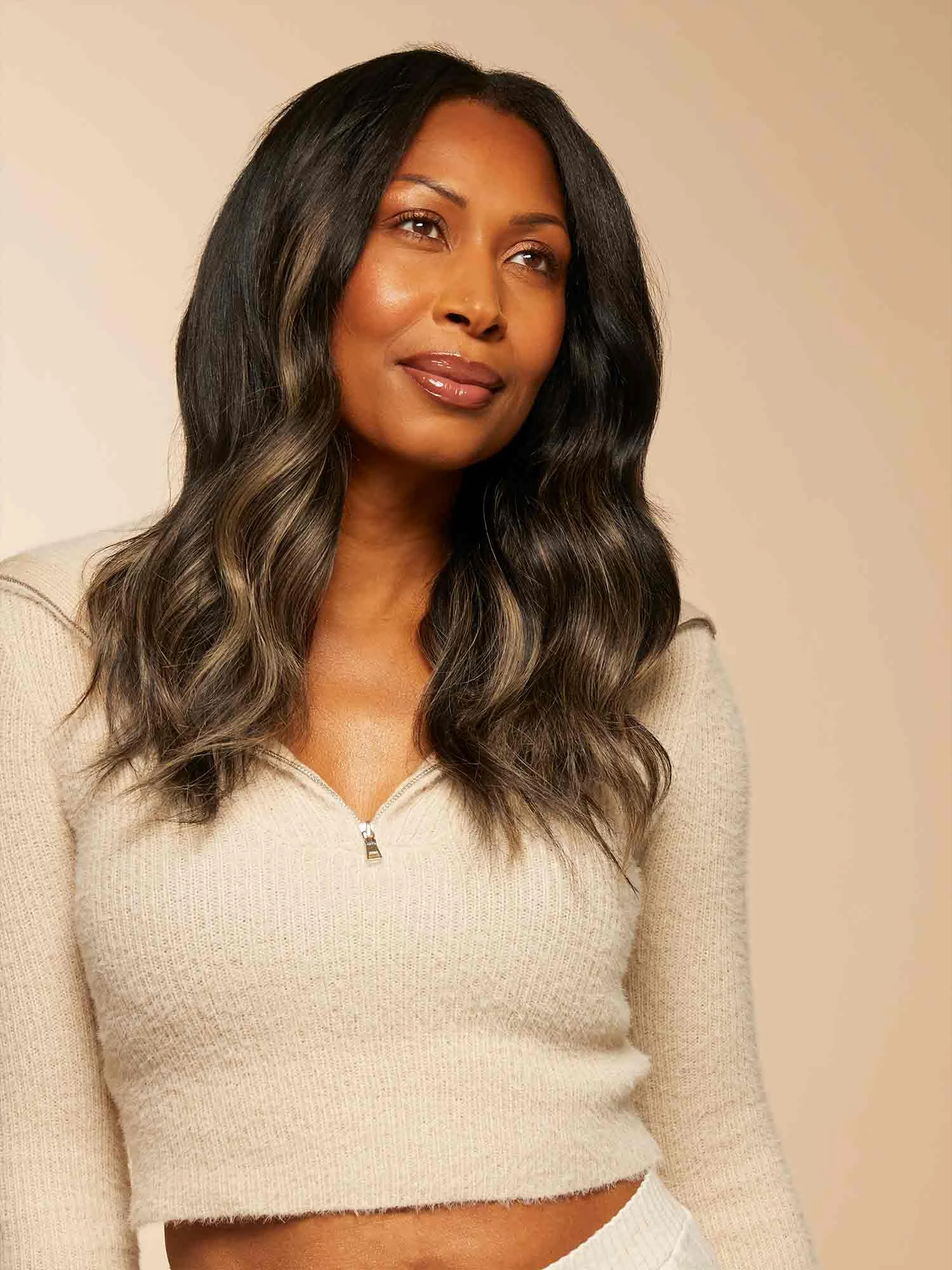 16" Classic Off Black Bronde Balayage Volume Bundle 9 16" Classic Off Black Bronde Balayage Volume Bundle - Image 9