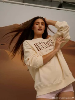 Luxy Hair Wander Sweatshirt -Hair Extensions Shop Luxy Hair Extensions Wander Sweater Linnea 1