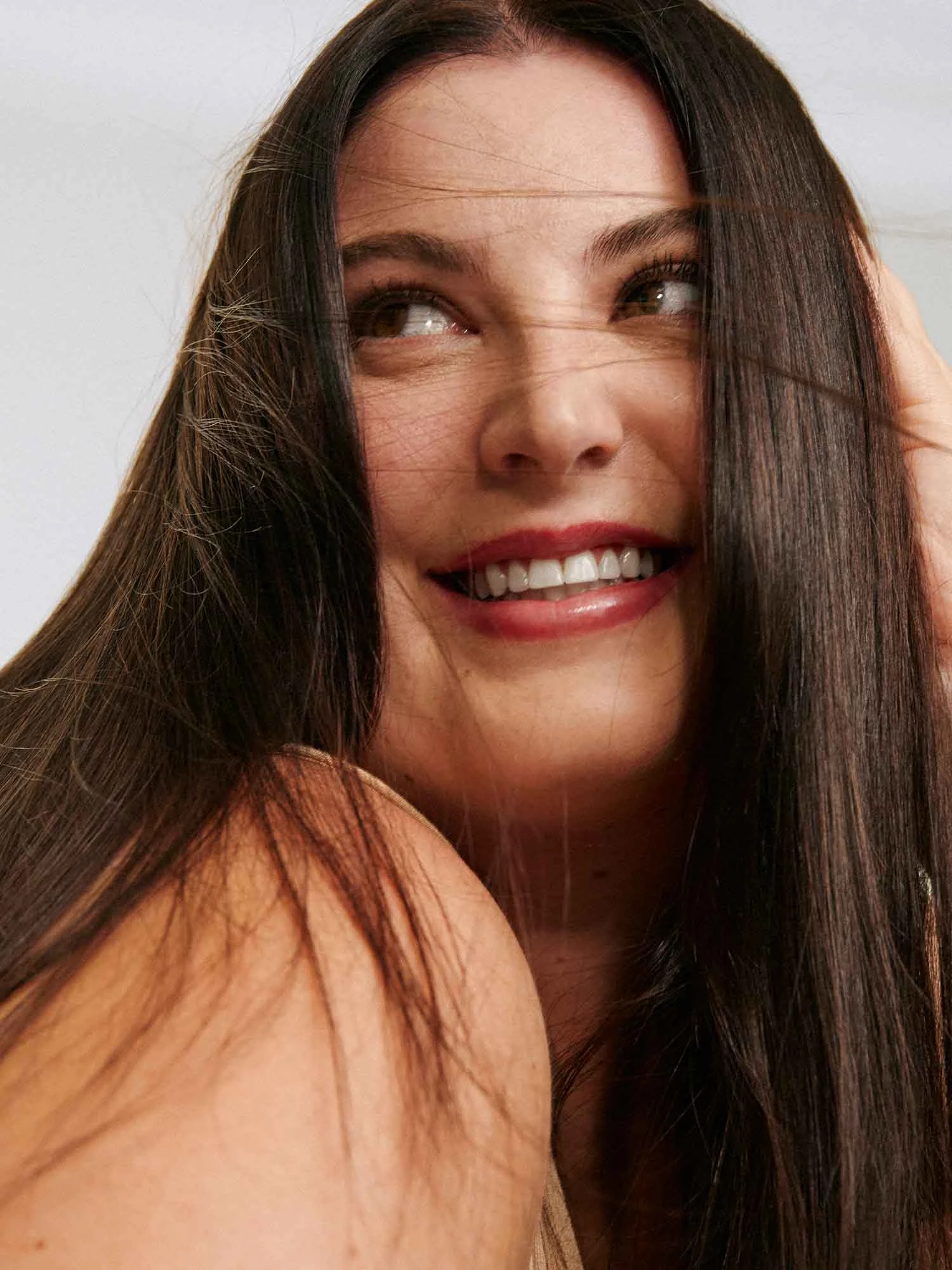 16" Dark Brown Halo® Hair Extensions (140g) 3 16" Dark Brown Halo® Hair Extensions (140g) - Image 3