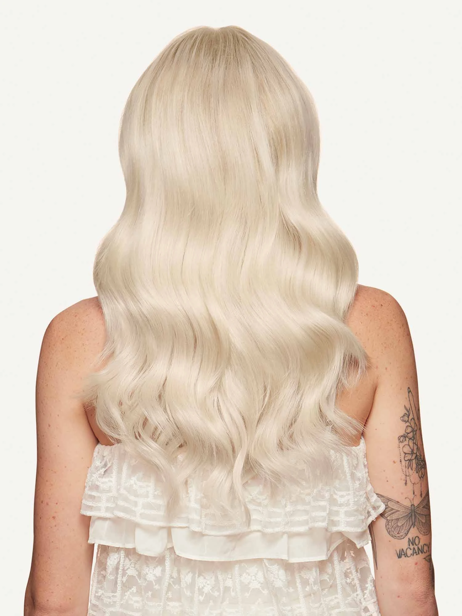 16" Platinum Blonde Halo® Hair Extensions (140g) 8 16" Platinum Blonde Halo® Hair Extensions (140g) - Image 8